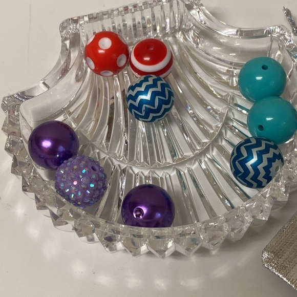 Disney Princess Ariel DIY Bracelet Making Bubblegum Bead Kit Stocking Stuffer - Picture 3 of 3